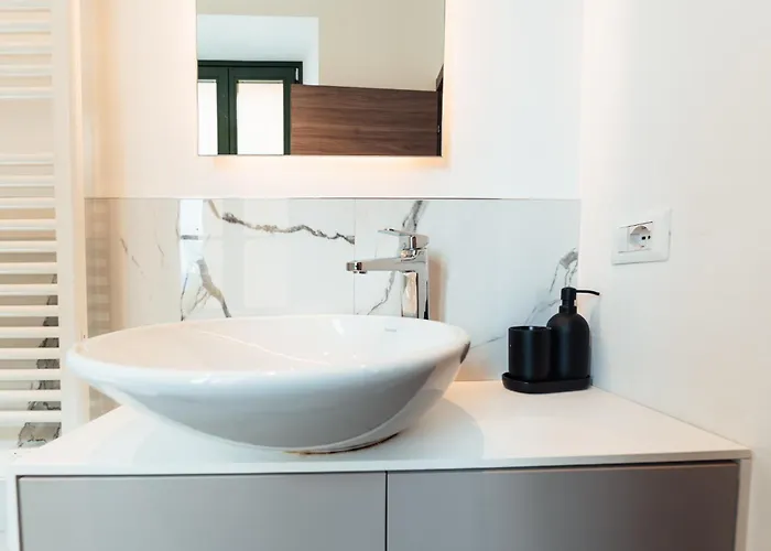 Cà Del Lasco - Modern In Classic Appartement