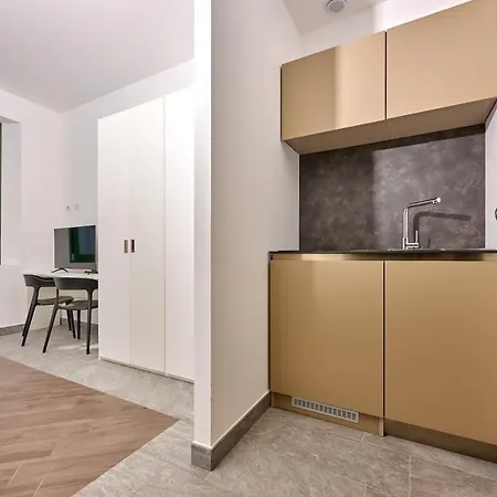Ca Del Lasco - Modern In Classic Apartment